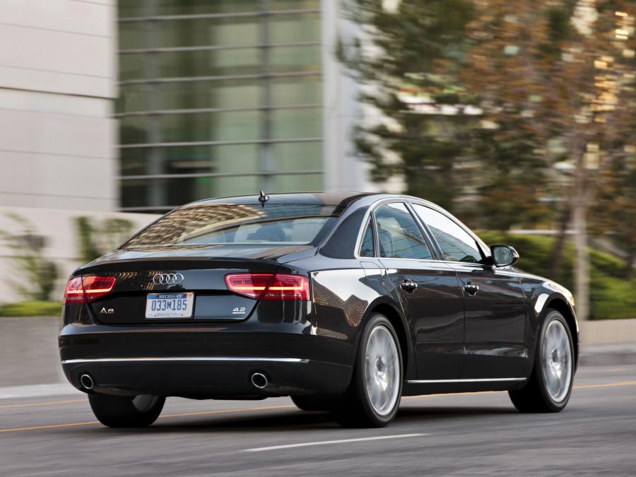  Audi A8 4.2 FSI Quattro (D4) 2010 года  (NA) (фото 4 из 6)